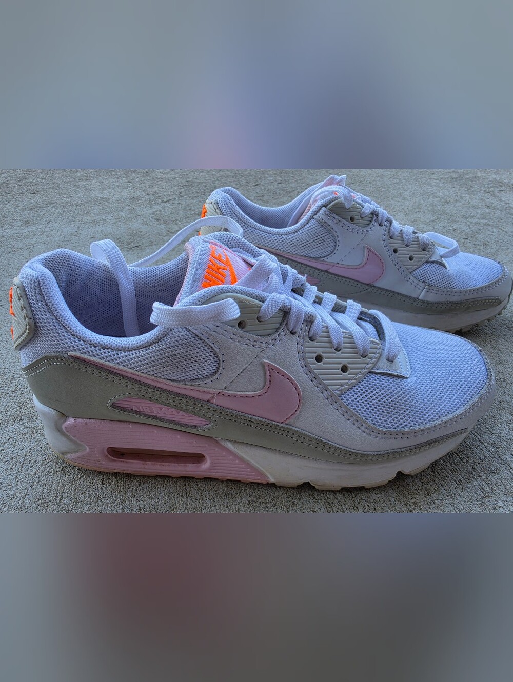 Nike Air Max 90 White Pink Foam Total Orange Sneakers CZ0371-100 Women's 6.5